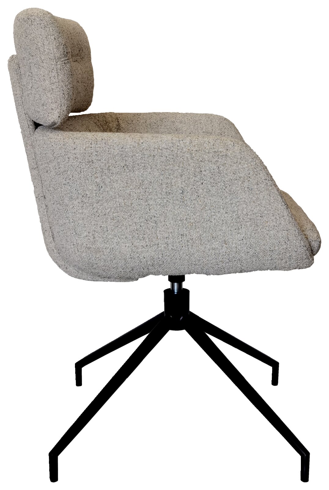 Seitenansicht eines grauen Armlehnstuhls mit schwarzem Metallgestell und gepolsterter Rückenlehne.