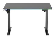 Moderner E-Gaming Tisch mit LED-Beleuchtung, frontal betrachtet.
