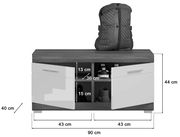 Garderoben-Set mit zwei weißen Türen, offenem Fach für Schuhe und Rucksack auf der Oberseite, Frontansicht.