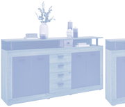 XL-Sideboard MILA aus Holz mit schwarzen Türen und Schubladen, dekoriert mit Vasen und Büchern, seitliche Perspektive