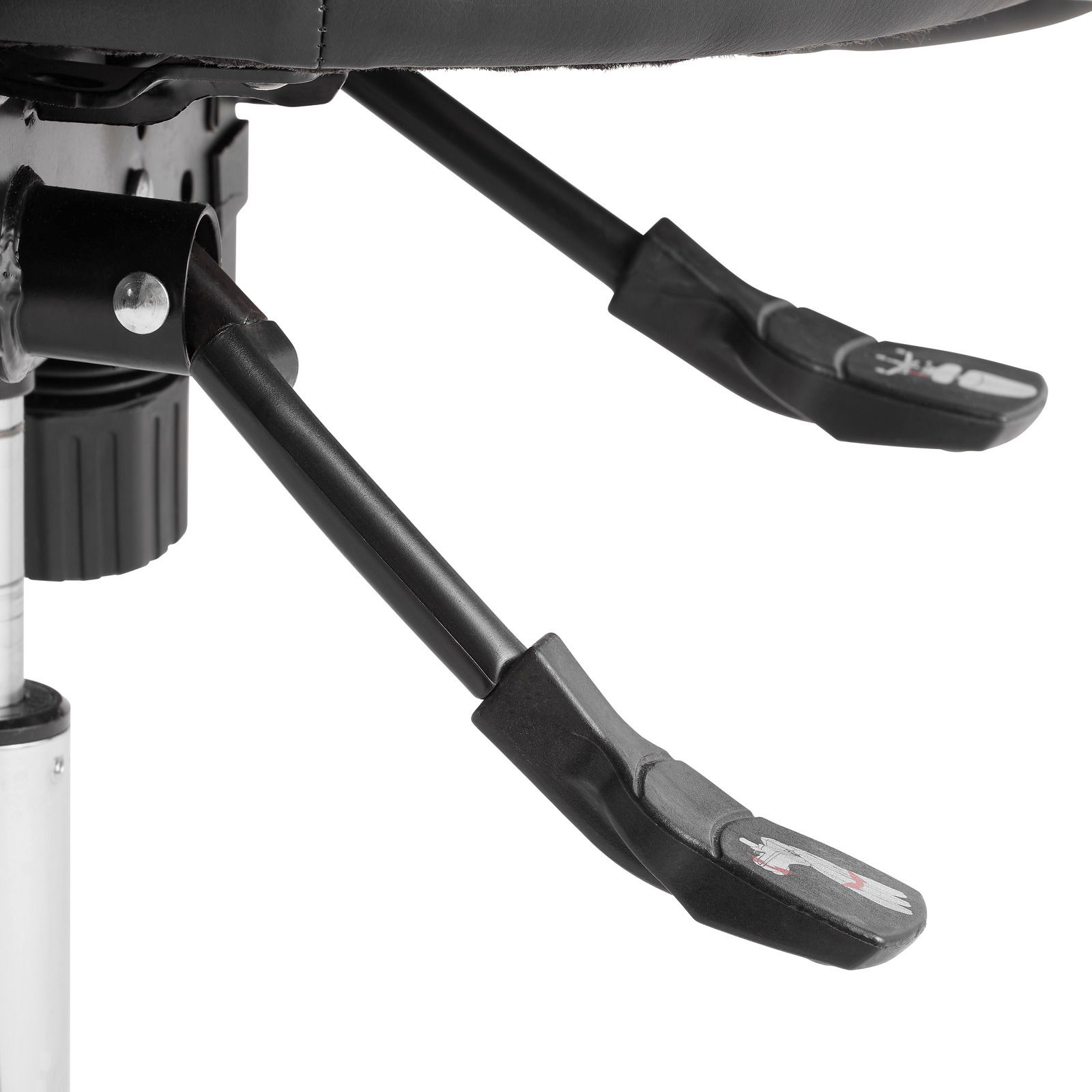 Nahaufnahme der Hebelmechanik eines Gaming Stuhls von der Seite