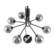 Moderne Hängeleuchte mit acht kugelförmigen Lampenschirmen, Ansicht von unten.