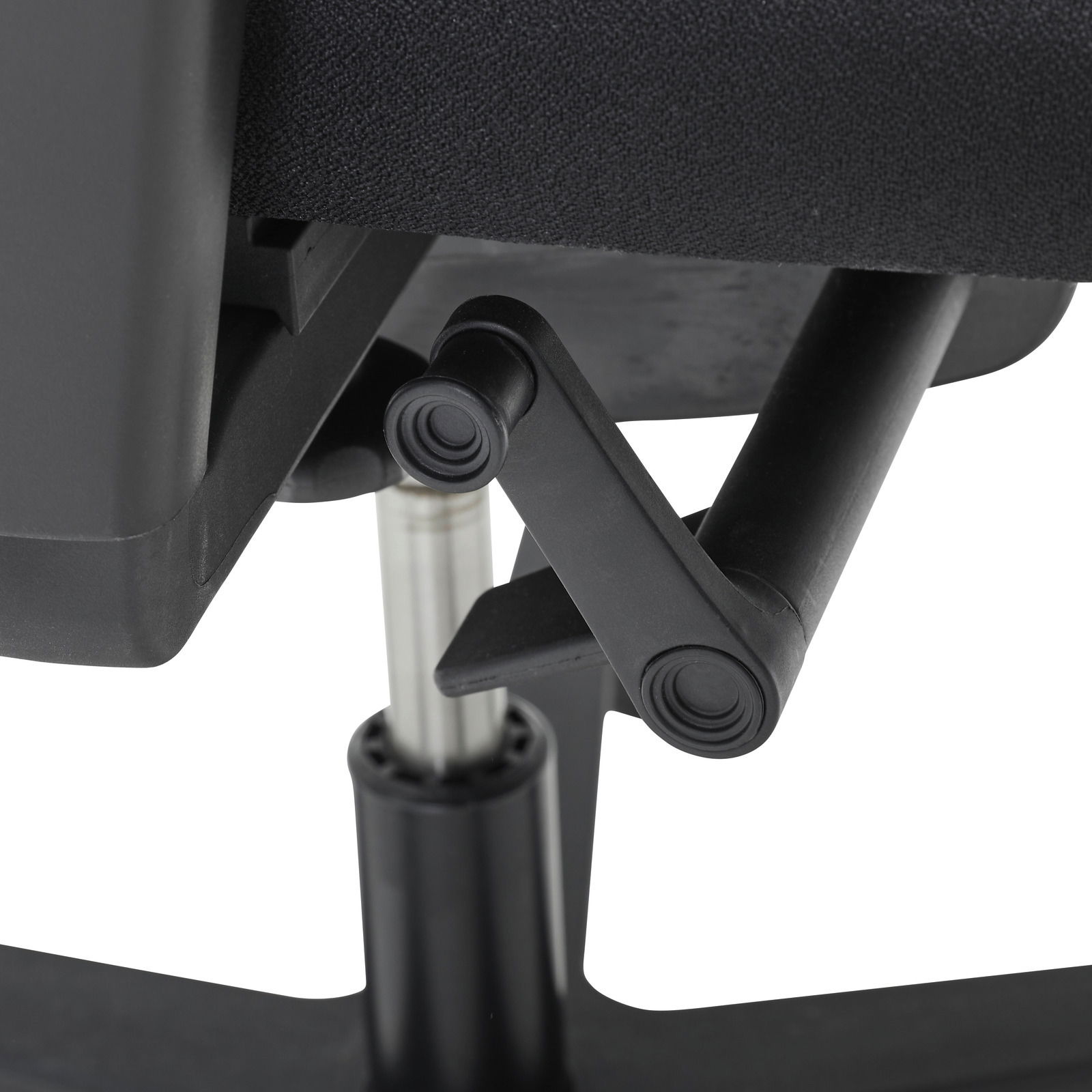 Nahaufnahme der Mechanik eines Drehstuhls von unten, zeigt Hebel und Gasfeder.