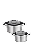 Zwei Edelstahlkochtöpfe aus dem 4-teiligen Topfset SILENCE PRO, Ansicht von schräg oben, mit Glasdeckeln und schwarzen Griffen.