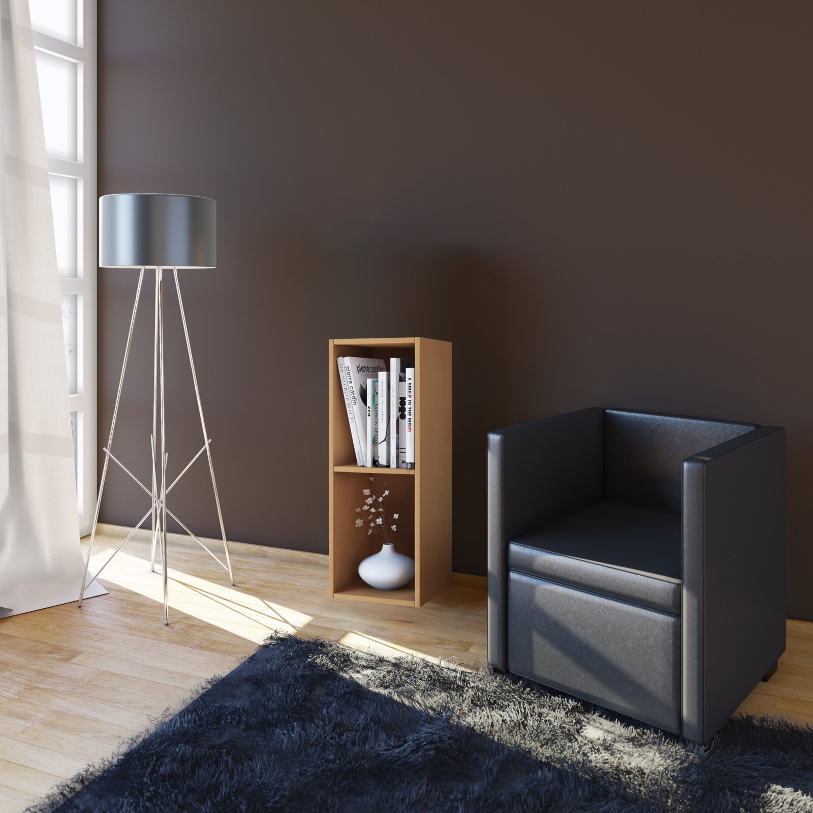 Modernes Wohnzimmer-Setting mit schwarzem Ledersessel, schlanker Stehlampe und kleinem Holzregal mit Büchern und Vase, fotografiert aus leicht erhöhter Frontansicht.