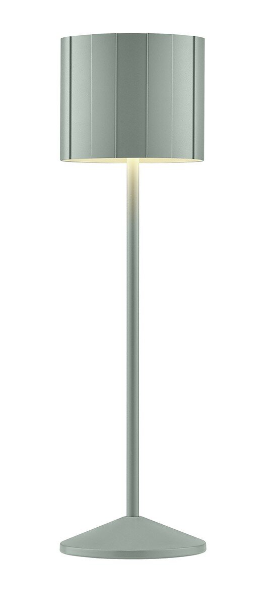 Moderne Akku-Tischleuchte in Grau, frontal abgebildet mit zylindrischem Lampenschirm und schlankem Standfuß.