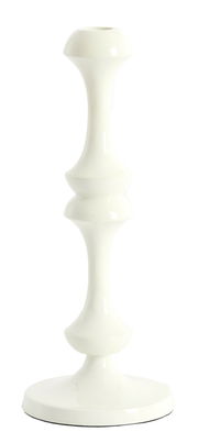 Eleganter weißer Kerzenständer aus Keramik in seitlicher Perspektive