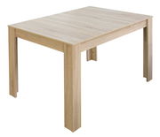 Moderner Esstisch aus hellem Holz in schräger Perspektive