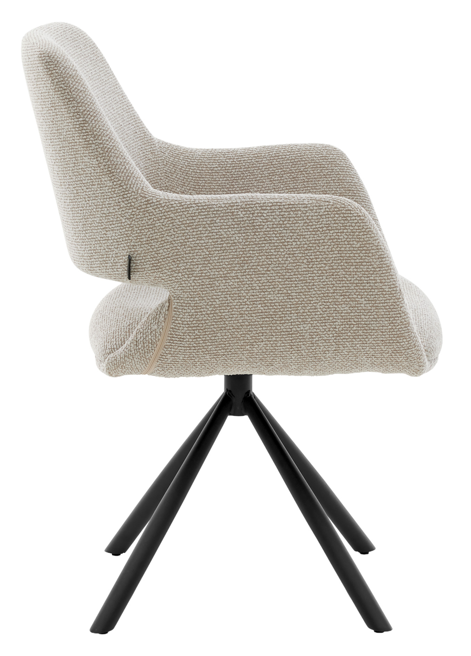 Seitenansicht eines modernen Armlehnstuhls mit hellgrauem Stoffbezug und schwarzem Metallgestell.