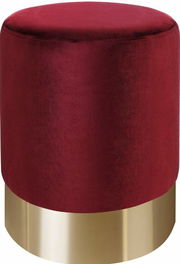 Roter Hocker mit goldener Basis, frontal betrachtet