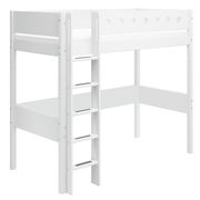 Weißes Hochbett mit senkrechter Leiter, seitliche Perspektive