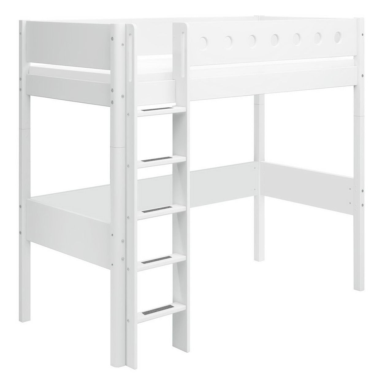 Weißes Hochbett mit senkrechter Leiter, seitliche Perspektive