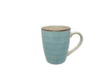 Blaue Tasse mit Henkel, seitliche Perspektive