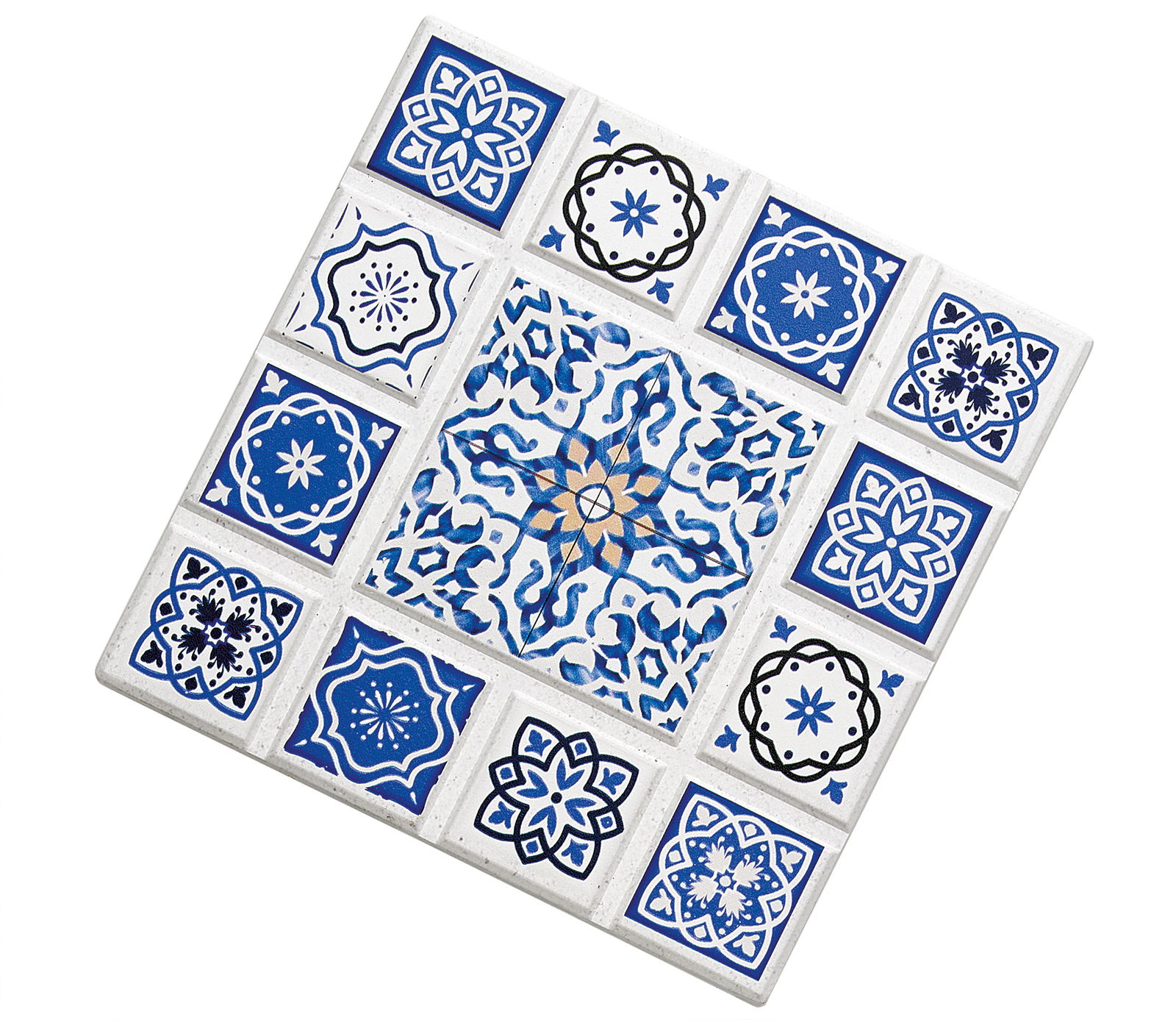 Zassenhaus Untersetzer AGADIR Untersetzer mit blau-weißem Mosaikmuster, quadratische Form, aus der Vogelperspektive fotografiert.