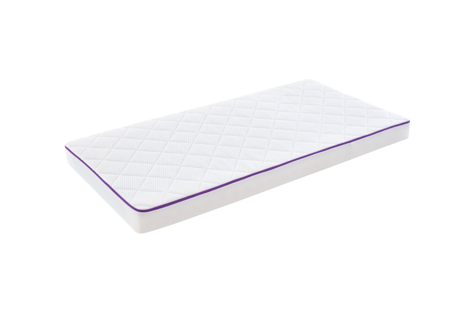 Wit matras met gewatteerd ruitpatroon en paarse bies, schuin van boven (driekwartperspectief) gefotografeerd op zwarte achtergrond