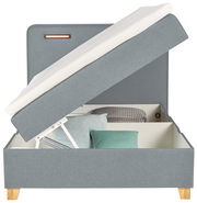 Boxbett mit aufklappbarem Stauraum, seitliche Perspektive