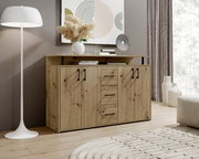 Houten dressoir met drie lades en twee deuren, versierd met bloemen en boeken, gezien vanuit het vooraanzicht.