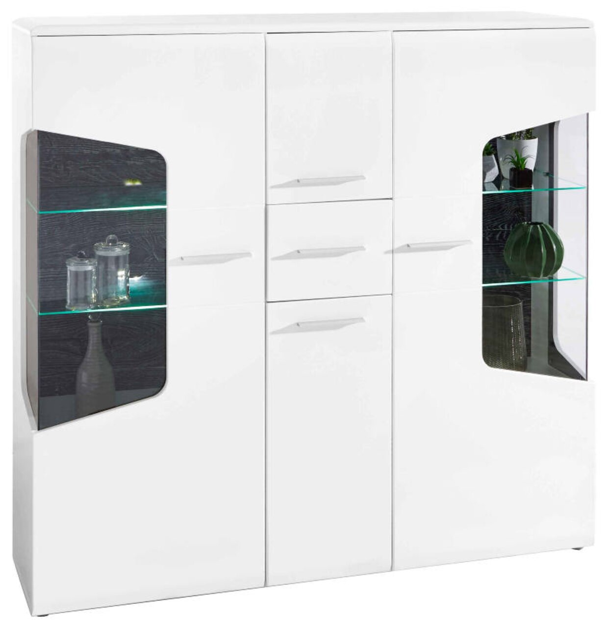 Weiße Highboard-Vitrine mit Glaseinsätzen und dekorativen Elementen, Frontalansicht