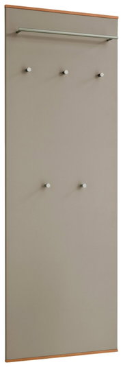 Moderne wandkapstokpaneel in taupe/grijs met metalen kledingroede en vijf ronde haken, met houten afwerking aan boven- en onderzijde, gefotografeerd in schuin vooraanzicht.