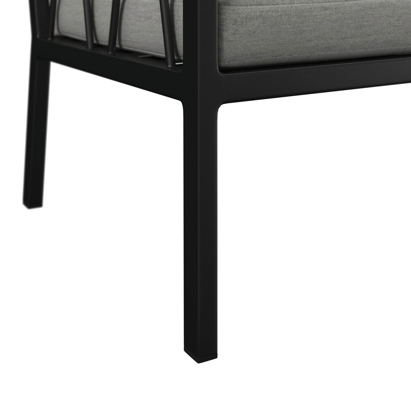 Nahaufnahme einer Gartenbank mit schwarzem Metallrahmen und grauem Polster, seitliche Perspektive