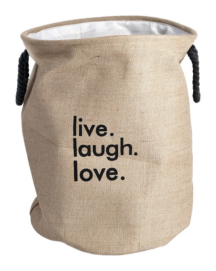 Wäschesammler aus natürlicher Jute mit der Aufschrift 'live. laugh. love.' in schwarzer Schrift, seitliche Perspektive