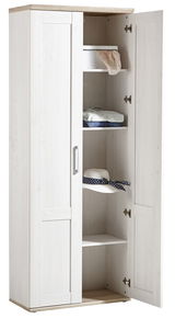 Garderobenschrank aus hellem Holz mit geöffneter Tür, zeigt mehrere Regalböden mit Kleidung und einem Hut, Perspektive von vorne.