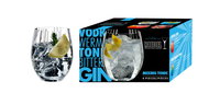 Ein Glas mit Eiswürfeln, einer Zitronenscheibe und einem Rosmarinzweig, neben einer Verpackung des Mixing Tonic Sets, aus der Perspektive von vorne.