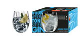 Ein Glas mit Eiswürfeln, einer Zitronenscheibe und einem Rosmarinzweig, neben einer Verpackung des Mixing Tonic Sets, aus der Perspektive von vorne.