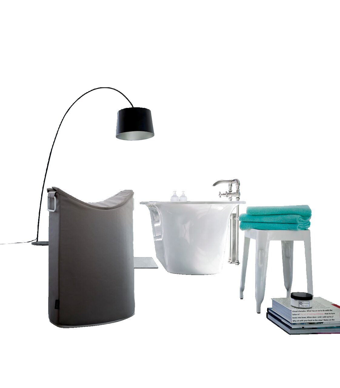 blomus Wäschesammler FRISCO Moderner Wäschesammler in einem hellen Badezimmer mit Blick auf das Meer, seitliche Perspektive