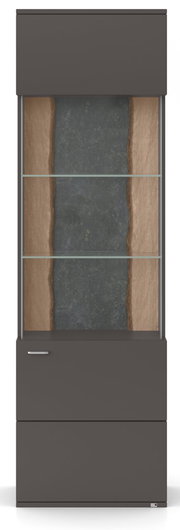 Vitrine in dunklem Holz mit Glasregalen, frontal betrachtet.