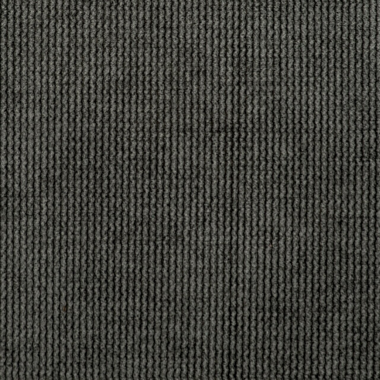 Nahaufnahme eines grauen, strukturierten Stoffes, der für eine 2,5er-Sitzbank verwendet wird.
