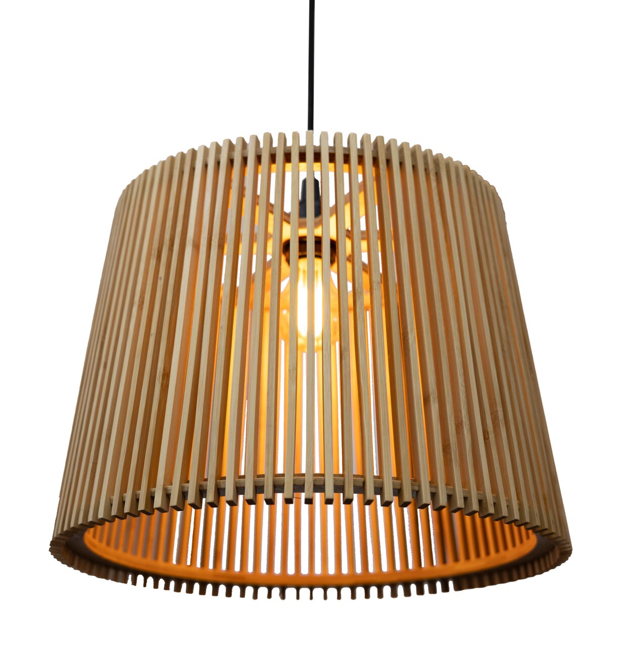 Newgarden Outdoor-Hängeleuchte OKINAWA Outdoor-Hängeleuchte aus Holz mit sichtbarem Leuchtmittel, seitliche Perspektive