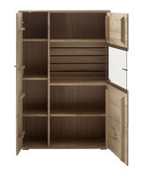 Offenes Highboard aus Holz mit mehreren Regalfächern und zwei geöffneten Türen, Frontalansicht.