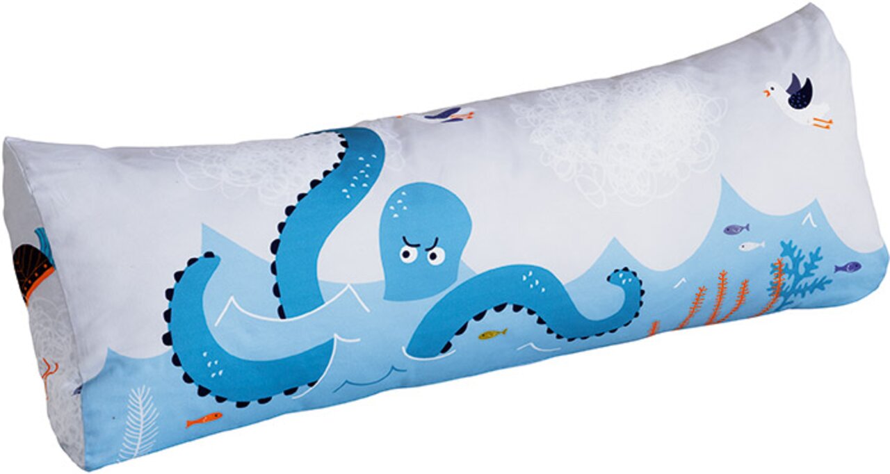 Paidi Rückenkissen Wikinger STEN Rückenkissen mit Wikinger-Thema, zeigt einen blauen Oktopus in einer Meereslandschaft, seitliche Perspektive