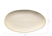 Ovaler beigefarbener Servierteller aus Keramik mit feiner Spiralstruktur, Draufsicht, ca. 33 x 18,5 cm