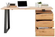 Modern houten bureau met metalen poten, voorzien van lades aan de rechterkant. Op het tafelblad staan een laptop, boeken, een pennenhouder en een plant. Vooraanzicht.
