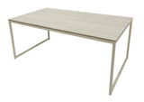 Moderner Couchtisch mit rechteckiger Holzplatte und schlankem Metallgestell, seitliche Perspektive