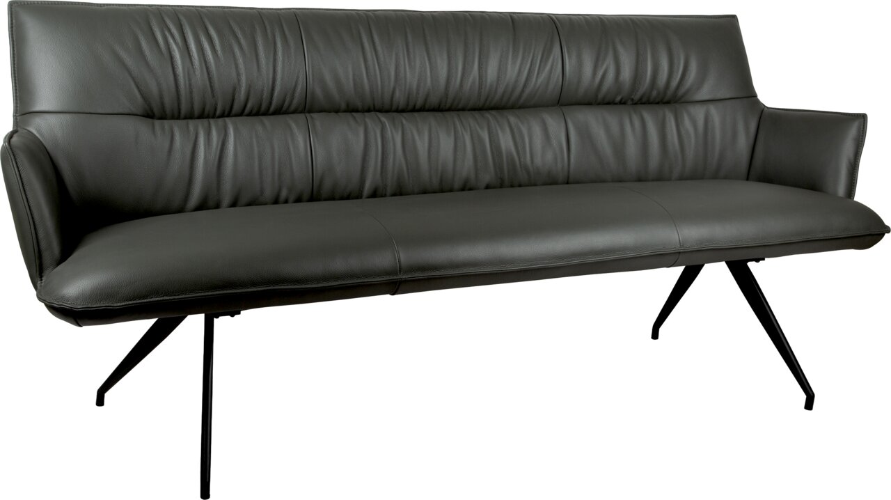 Dunkelgraues 3-Sitzer-Sofa aus Lederoptik mit gepolsterter Rückenlehne und schwarzen Metallbeinen, schräg von vorne in Seitenansicht freigestellt
