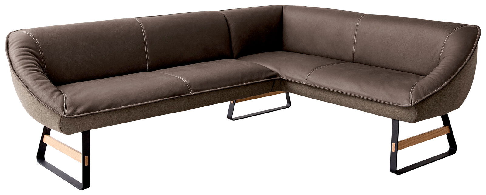 Eckbank in braunem Stoff mit Metall- und Holzelementen, seitliche Perspektive