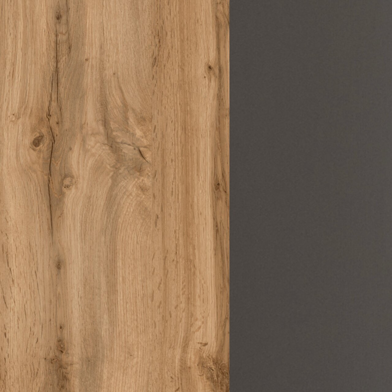 Detailansicht einer Eck-Küchenzeile mit Holzoptik und dunkler Oberfläche.