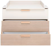 Kommode mit Wickelaufsatz, zwei offene Schubladen, Frontansicht
