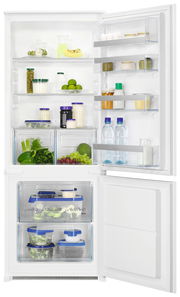 Offene Einbaukühl-Gefrierkombination mit gefüllten Regalen und Schubladen, Frontalansicht