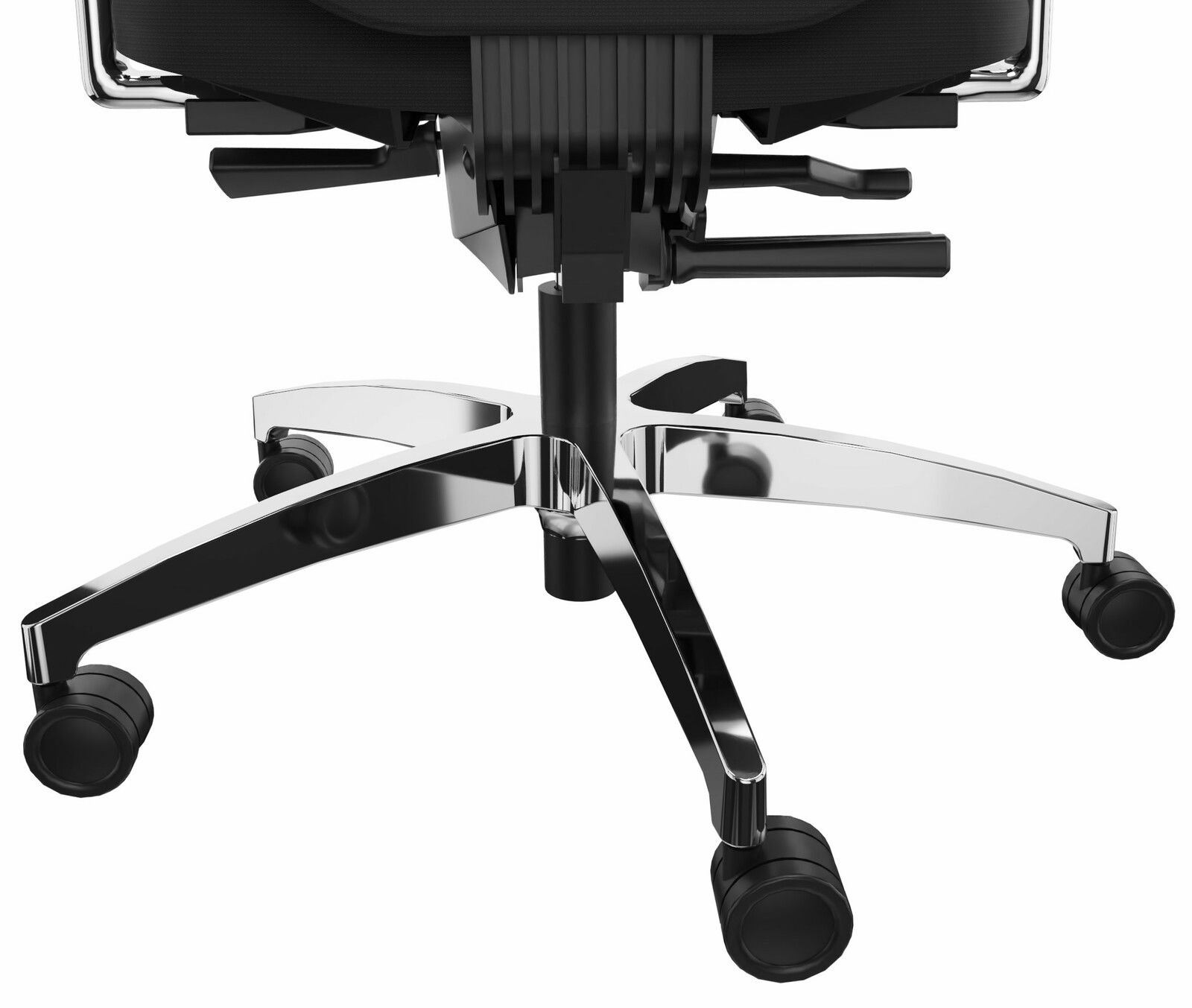 Nahaufnahme der Basis eines Drehstuhls mit verchromten Beinen und Rollen, seitliche Perspektive.