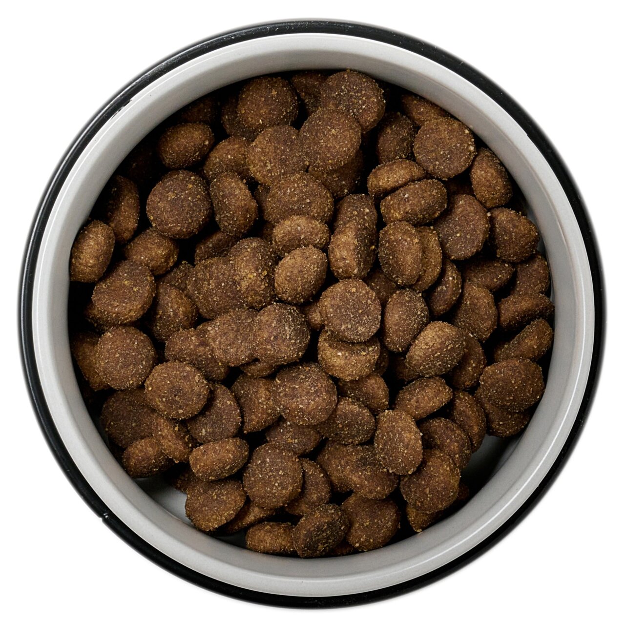 Vogelperspektive auf einen Napf mit braunem Trockenfutter, 400ml Kapazität