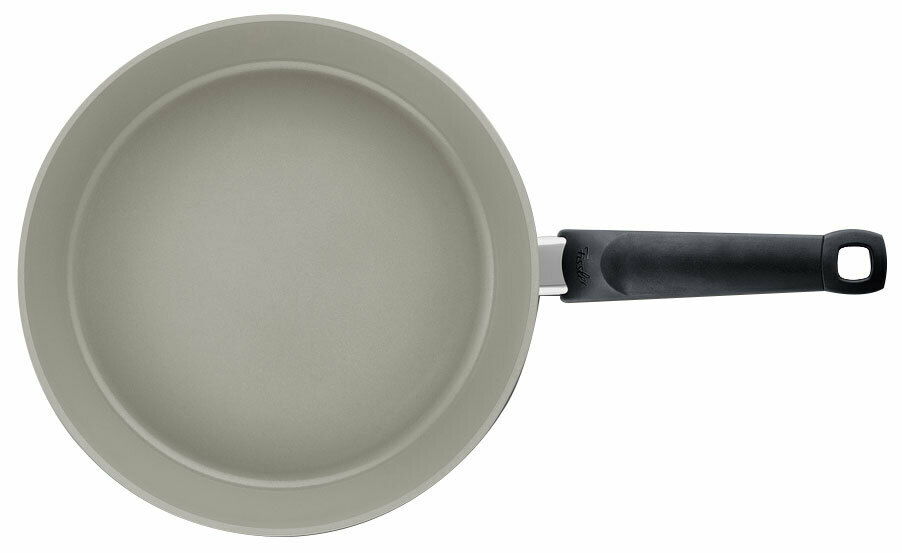 Pfanne Ceratal Comfort aus der Vogelperspektive mit grauer Antihaftbeschichtung und schwarzem Griff