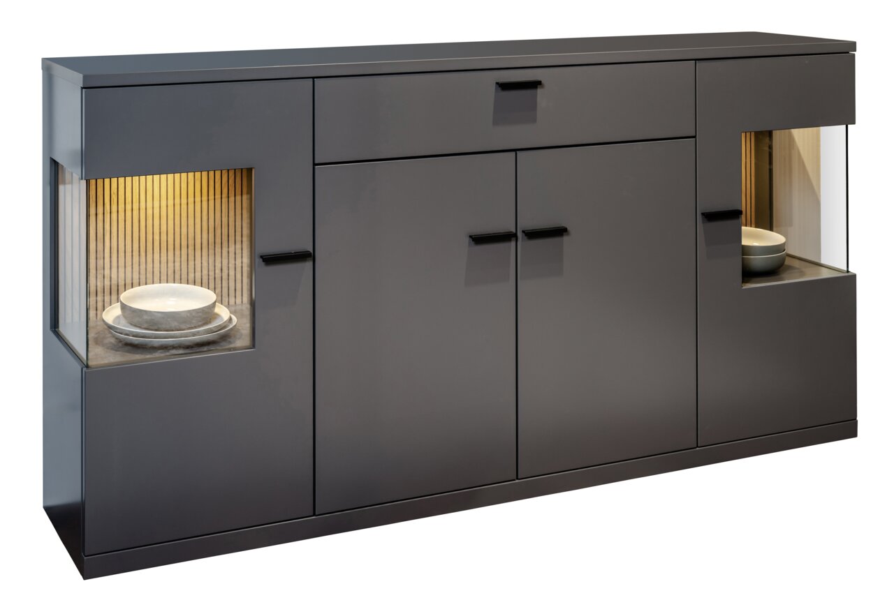 Modernes Sideboard in dunklem Grau mit zwei beleuchteten Vitrinenfächern, frontal betrachtet.