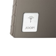 Close-up van een grijze fotolijst met geweven patroon en het JOOP!-logo