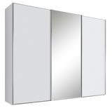 Schwebetürenschrank mit drei Türen, davon eine mit Spiegel, in seitlicher Perspektive
