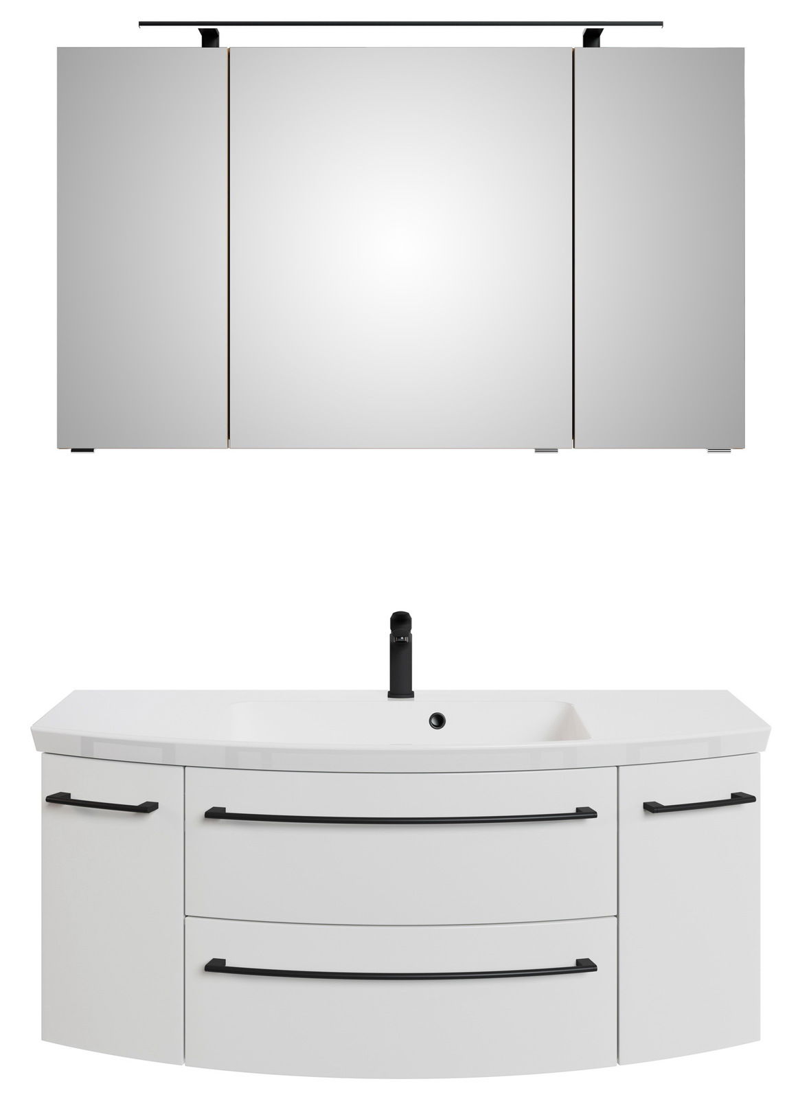 Sadena Badkombination 3-tlg. PLAKA Frontale Ansicht einer dreiteiligen Badkombination mit Spiegelschrank und Waschbeckenunterschrank in modernem Design.