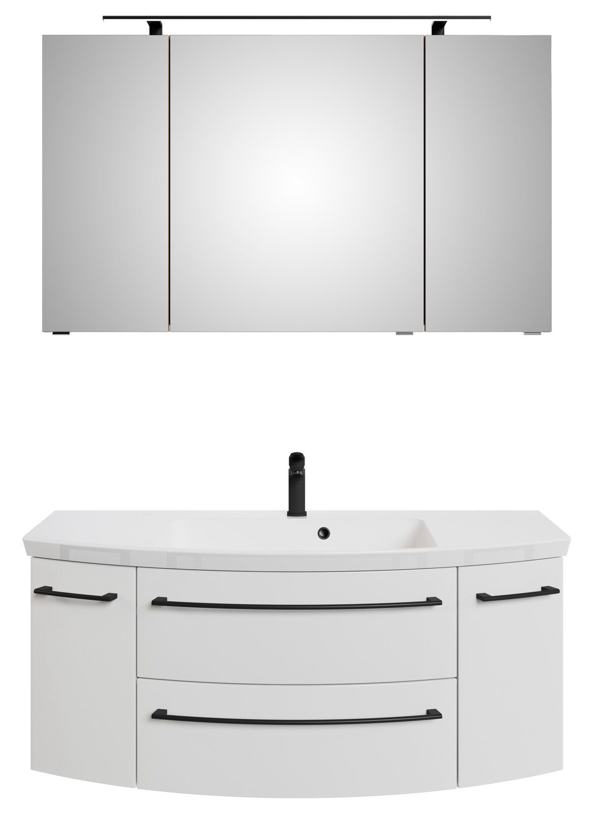 Sadena Badkombination 3-tlg. PLAKA Frontale Ansicht einer dreiteiligen Badkombination mit Spiegelschrank und Waschbeckenunterschrank in modernem Design.